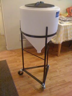 Nilrod Home Brewery: DIY Tutorial - Inductor Tank Conical Fermenter Homebrew Setup, Happy Birthday Beer, Brewery Equipment, Beer Kit, Home Brewing Equipment, Brewery Design, Diy Beer, Home Brewery, Brewing Beer