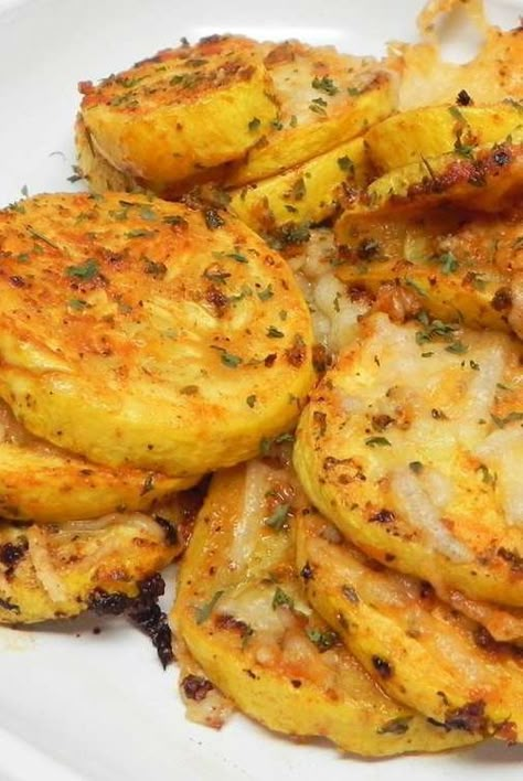 Use your air fryer to make these yummy yellow squash rounds topped with Parmesan cheese. Perfect for any quick and easy summer side dish! Air Fried Yellow Squash Recipes, Squash Recipes Yellow Air Fryer, Baked Squash With Parmesan Cheese, Air Fryer Yellow Squash Recipes, Air Fryer Squash Recipes Yellow, Air Fryer Summer Squash, Fried Squash In Air Fryer, Air Fryer Squash Recipes, Squash Recipes Air Fryer