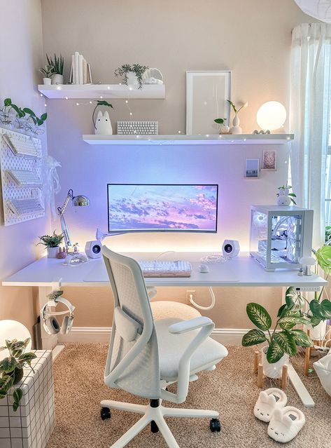 Gaming Desk Set Up, Desk Set Up, Set Up Ideas, Dream Setup, Home Office White, Desk Aesthetic, Bilik Idaman, Gamer Setup, Cool Dorm Rooms