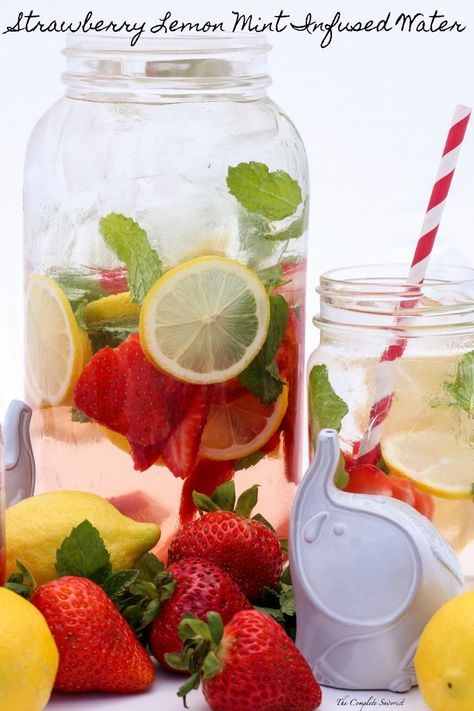 Strawberry Mint Water, Mint Infused Water, Strawberry Detox Water, Lemon Mint Water, Lemon Infused Water, Lemon Water Health Benefits, Cucumber Detox Water, Lemon Juice Benefits, Fruit Infused Water Recipes