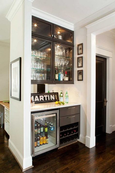 58 Exquisite home bar designs built for entertaining Small Home Bar Ideas, Bar Closet, Small Wet Bar, Bar Remodel, Small Bars For Home, Bar Nook, Bar Deco, Bar In Casa, Kitchen Desks