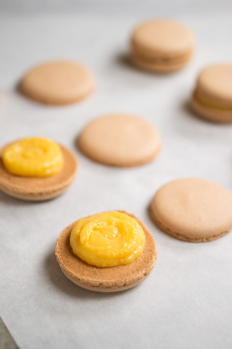 Mango Macaron Filling, Mango Macarons Recipe, Mango Ganache Recipe, Mango Ganache, Mango Macarons, Mango White Chocolate, Charcuterie Cart, White Chocolate Ganache Filling, Mango Filling