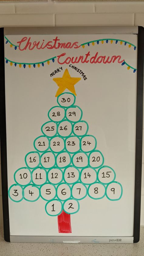 Christmas Classroom Countdown Ideas, Whiteboard Christmas Countdown, Christmas Countdown Classroom Activities, Marker Board Ideas Whiteboard, White Board Ideas Christmas, Christmas Countdown Drawing, Merry Christmas Whiteboard, White Board Christmas Ideas, Christmas Countdown Bulletin Board