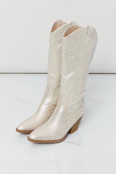 Glitter Cowboy Boots, Rhinestone Boots, Glitter Boots, Latest Shoe Trends, Sparkle And Shine, Pointed Toe Heels, Mid Heel, Cowgirl Boots, Beautiful Fashion