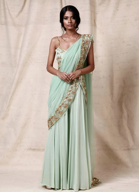 What to Wear to an Indian Wedding as a Guest - hitched.co.uk Indian Wedding Outfits Guest, Indian Wedding Guest Dress, Indian Outfits Modern, Indian Garden, Desi Clothing, India Trip, Indian Outfits Lehenga, Indian Wedding Outfit, Dress Code Wedding