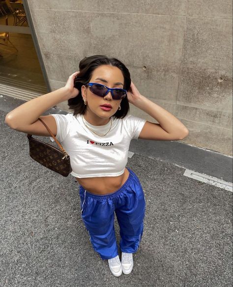 Lauanda Rios, Sporty Sunglasses, Sunglasses Outfit, Wardrobe Makeover, Sporty Outfits, Baby Tee, Fitness Inspo, Aesthetic Girl, Infant Tees