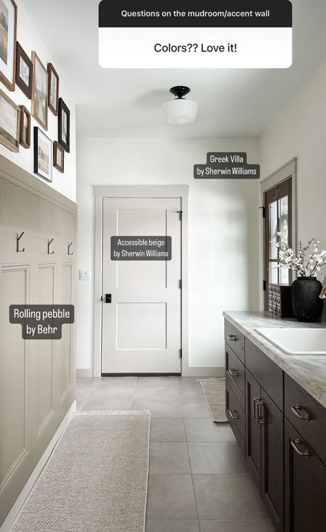 Contrast Trim With Dark Floors, Greige Interior Doors And Trim, Cream Walls With Beige Trim, Contrast Door And Trim, 2024 Trim Trends, Paint Color Combos Interior, Off White House Interior, Grey Doors And Trim, Sherwin Williams White Walls