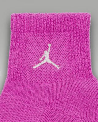 Complement your favorite Nike low tops in these socks, which feature a flat knit construction. Cushioning at the bottom, heel and toe helps absorb impact during every run, jump and skip for a feel so comfy, they can be worn everyday. Shown: Fire Pink Style: BJ0593-A2B Jordan Socks, Nike Low Tops, Pink Style, Ankle Socks, Everyday Essentials, Pink Fashion, Big Kids, Everyday Essentials Products, Jordan