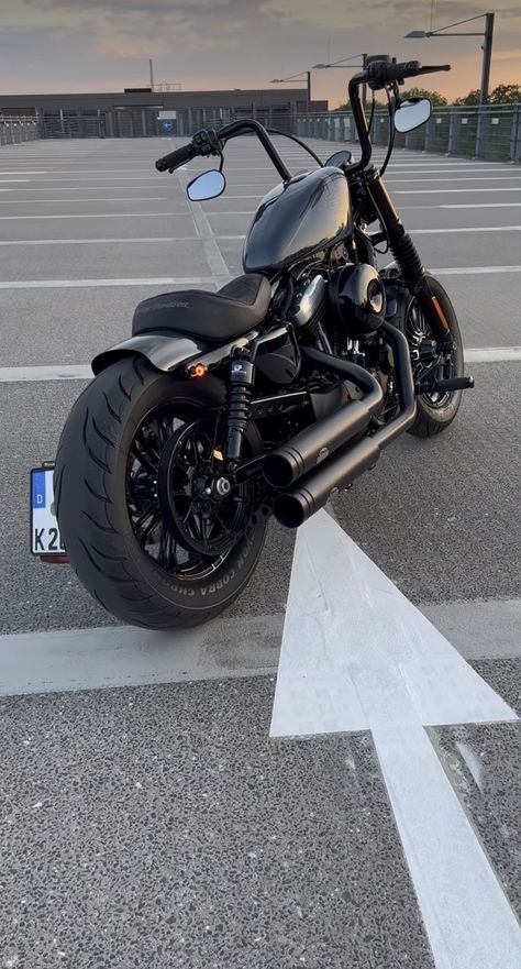 Blacked Out Harley Davidson, Harley Davidson Cruiser, Harley Davidson Iron 883 Wallpaper, All Black Motorcycle, Harley Davidson 883 Iron, Harley Davidson Motorcycles Dyna, Big Motorcycle, Harley Davidson Motorcycles Sportster, Moto Harley Davidson