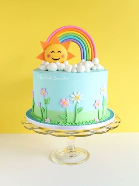 20+ Rainbow Cakes & Party Ideas - click over to RoseBakes.com for tons of beautiful Rainbow cake and party ideas for your Rainbow themed party! #cake #cakes #rainbow #rainbowcakes #stpatricksday Sunshine Cake Birthday, Rainbow Birthday Cake Ideas, Sunshine And Rainbows Birthday, Rainbow Cake Birthday, Sunshine Birthday Cakes, Tort Special, Baby Shower Pasta, Gökkuşaği Pasta, Rainbow Themed Party