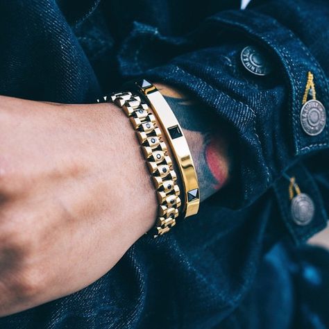 Mens Edgy Fashion, Edgy Bracelets, Der Gentleman, Mens Fasion, Mens Fashion Edgy, Mens Gold Bracelets, Mens Fashion Urban, Gold Bracelets, Mens Gold