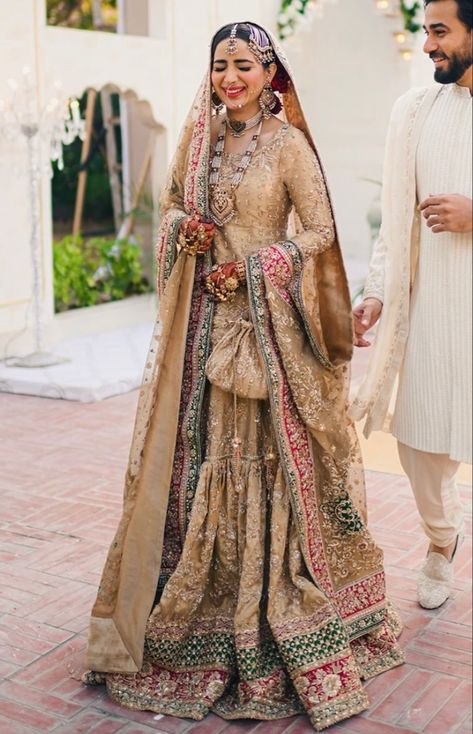 Gharara For Nikkah, Saboor Ali Wedding Dresses, Bridal Garara Design Walima, Garara Dress Pakistani Bridal, Saboor Ali Wedding, Lehenga Sharara, Saboor Aly, Nikkah Outfit, Saboor Ali