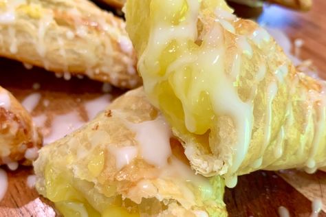 Puff Pastry And Lemon Pie Filling, Uses For Lemon Pie Filling, Puff Pastry Lemon Dessert, Lemon Pastry Recipes, Lemon Puff Pastry Desserts, Lemon Turnovers, Turnovers Recipes, Lemon Puff Pastry, Turn Overs