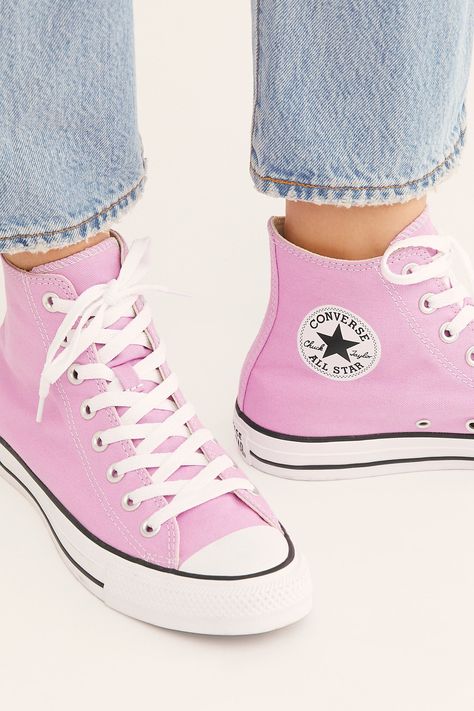 Converse Lugged Sneaker Outfit, Converse 2020, Cute Sneakers For Women, High Tops Outfit, Hi Top Converse, High Top Converse Outfits, Converse Aesthetic, Galaxy Converse, Baskets Converse