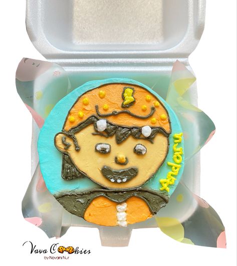 #vavacookies #boboiboycake Boboiboy Cake, Korean Lunch Box, Korean Lunch, Korean Cake, Mini Cake, Box Cake, Mini Cakes, Lunch Box, Birthday Cake