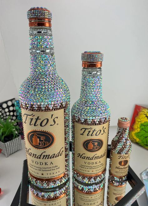 Bigger Size Bling Glam AB Rhinestones Vodka 750 Ml Bottle - Etsy Alcohol Bottle Decorations, Bedazzled Liquor Bottles, Hennessy Bottle, Bedazzled Bottle, Alcohol Bottle Crafts, Decorated Liquor Bottles, Bottle Home Decor, Bling Bottles, Pretty Alcoholic Drinks