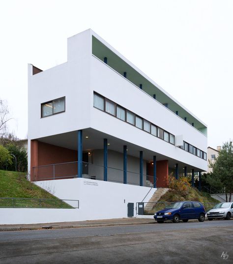 Built by Le Corbusier,Pierre Jeanneret in Stuttgart, Germany with date 1927. Images by Hassan Bagheri / hbarchitectural.com. The two-family structure known as Houses 14 and 15, designed by Le Corbusier and Pierre Jeanneret in 1927, is one of ... International Style Architecture, Le Corbusier Architecture, Bauhaus Architecture, Walter Gropius, Pierre Jeanneret, Modern Architecture House, Brutalism, Modern Buildings, Architecture Project