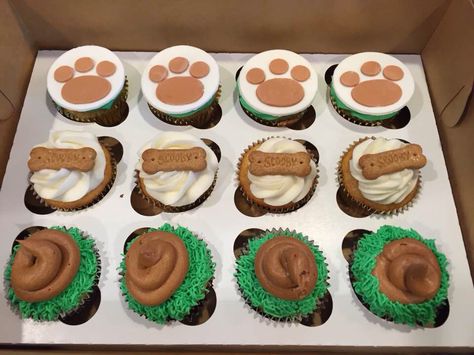 Dog Party Cupcakes, Dog Theme Dessert, Puppy Theme Cupcakes, Animal Shelter Birthday Party Ideas, Dog Themed Desserts, Dog Themed Party Food, Dog Themed Cupcakes, Poop Cupcakes, Cupcakes Dog