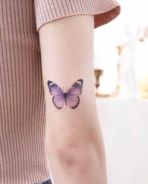 Haneul no Instagram: “𝒫𝓊𝓇𝓅𝓁𝑒 𝒷𝓊𝓉𝓉𝑒𝓇𝒻𝓁𝓎 ✨ - @artist.haneul #butterflytattoo#purpletattoo” Tattoo Best Friends, Yellow Butterfly Tattoo, Best Friends Tattoo, Purple Butterfly Tattoo, Tattoo Fine Line, Butterfly Tattoos On Arm, Blue Butterfly Tattoo, Friends Tattoo, Purple Tattoos