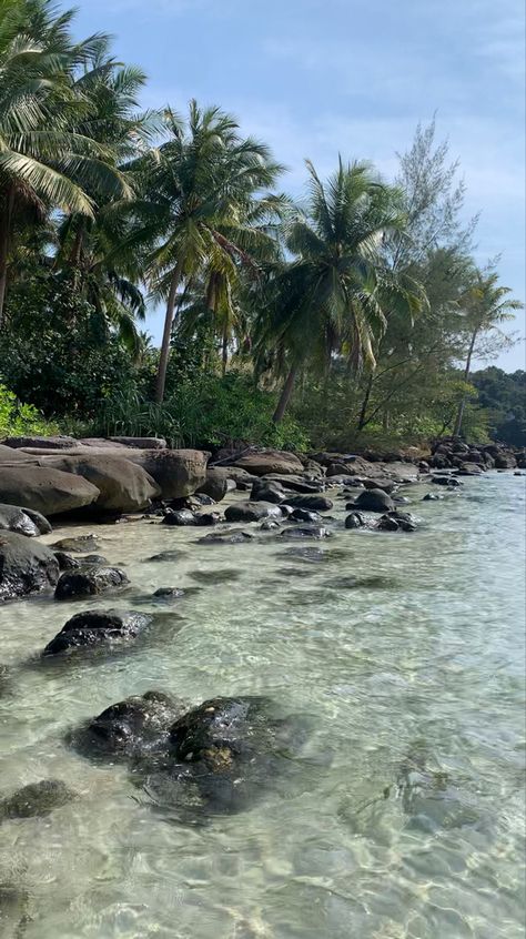 Rocky beach with crystal clear water Cambodia Aesthetic, Cambodia Siem Reap, Sihanoukville Cambodia, Cheap Countries To Travel, Bali Aesthetic, Cambodia Beaches, Earthy Aesthetic, Cambodia Travel, Custom Ipad