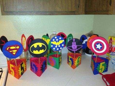 Superhero theme party table center pieces Table Centerpieces Birthday, Avenger Party, Centerpieces Birthday, Superhero Party Decorations, Marvel Birthday Party, Banquet Decor, Superhero Decorations, Marvel Party, Wonder Twins