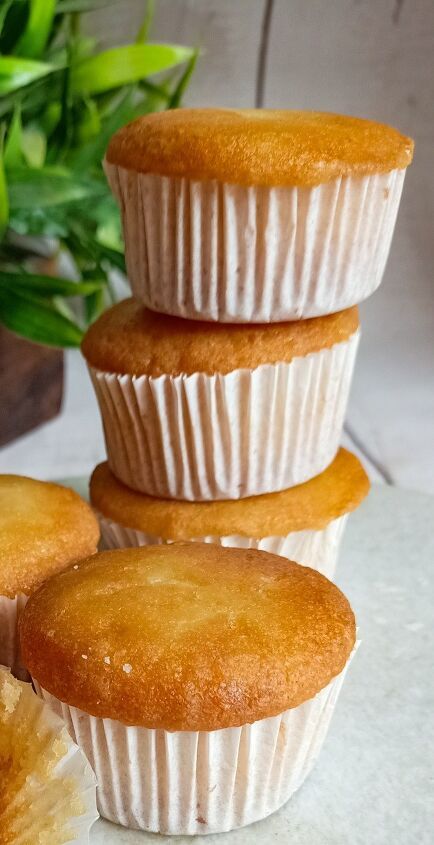 Butter Measurements, Lemon Muffin Recipes, Kids Lunch Boxes, Lemon Poppyseed Muffins, Lemon Blueberry Muffins, Lemon Muffins, Homemade Muffins, Lemon Cupcakes, Pastry Flour