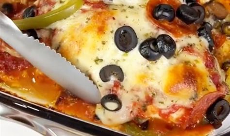 'Delicious' viral TikTok chicken parmesan recipe goes viral Tic Toc Recipe, Tiktok Chicken, Quick Pizza, Parmesan Recipe, Chicken Parmesan Recipe, Raw Chicken, Viral Tiktok, Culinary School, Fun Dinners