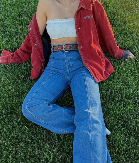 Flare Cropped Jeans, Drip Fits, 70s Inspired Fashion, Look Book, Soft Natural, Outfit Inspo Fall, Natural Look, Look Cool, Cute Casual Outfits