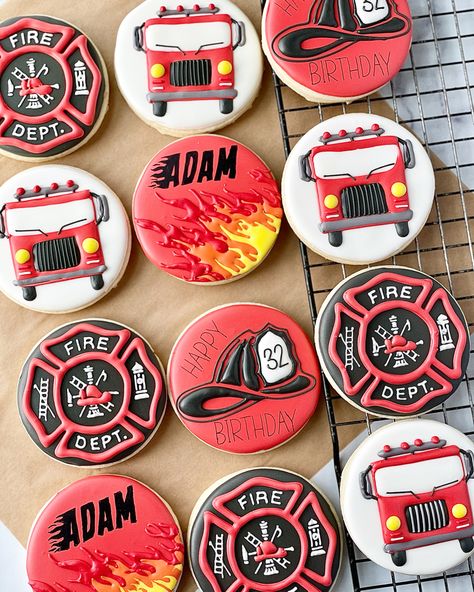 Firefighter Cupcakes, Firefighter Birthday Cakes, Firefighter Cookie, Fire Fighter Cake, Fireman Cake, Fireman Party, Fireman Birthday, Firefighter Party, Promotion Party