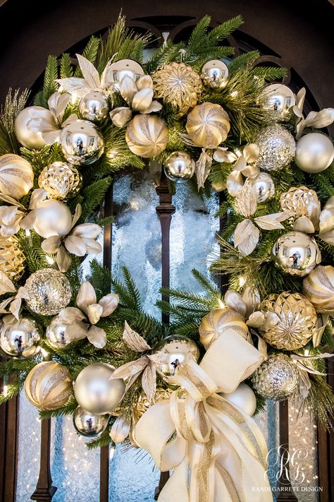 Silver and gold Christmas front door wreath Silver And Gold Christmas, Silver Gold Christmas, Silver Christmas Decorations, Christmas Decorations Wreaths, Gold Christmas Decorations, Christmas Front Porch, Christmas Front Doors, White Christmas Decor, Christmas Wreaths For Front Door