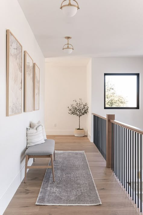 Contemporary Hallway, Entrance Way, Becki Owens, Casa Country, Foyer Design, Family Ties, Interior Modern, Barndominium, House Inspo