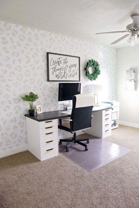 Leopard wallpaper office decor Leopard Office, Organizing Hacks Dollar Stores, Organize Office Space, Organization Hacks Diy, Kitchen Cabinet Organization Ideas, Office Tips, Small Home Offices, Organisation Hacks, Kitchen Hacks Organization