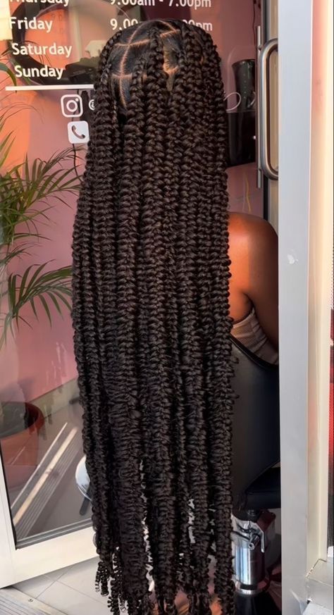 ˚୨୧⋆ @bella2angel Passion Braids With Curls, Quick And Easy Protective Hairstyles, Hair To Look Younger, Easy Protective Hairstyles, Passion Braids, Short Bob Haircuts For Women, Black Hair Protective Styles, Haircuts For Women Over 50, Big Box Braids Hairstyles