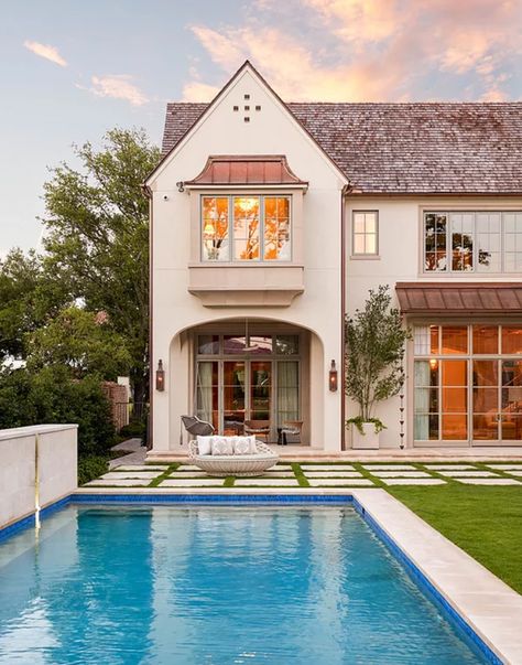 Dallas Home Blends Comfort and Style | Bevolo Gas & Electric Lights Old English Cottage, Dallas Homes, English Architecture, Classical Architecture, Traditional Architecture, English Cottage, Indoor Outdoor Living, Residential Architecture, Pool Designs