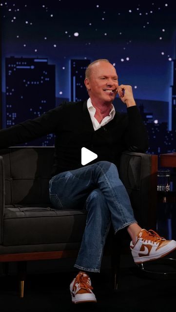 Jimmy Kimmel Live on Instagram: "Michael Keaton on playing Batman at the #Oscars! 🦇 @Schwarzenegger #DannyDeVito" Danny Devito, Jimmy Kimmel Live, Michael Keaton, Jimmy Kimmel, The Oscars, Late Night, Men's Style, Michael Jackson, Style Me