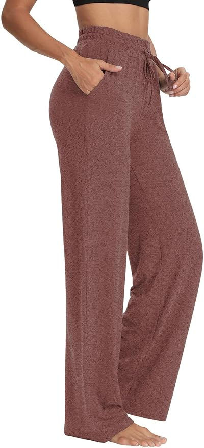 Soft and flowy sweat pants, for sitting by the fireplace or even an afternoon of yoga! Sweatpants Wide Leg, Yoga Sweatpants, Pajama Bottoms Womens, Pajamas Pants, Womens Yoga, Joggers Pants, Lounge Pajamas, Pyjama Bottoms, Petite Pants