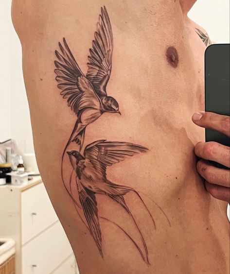 Chest Tattoo Wings, Tattoo Costillas, Bird Tattoo Ribs, Swallow Tattoo Design, Rib Tattoos For Guys, Bird Tattoo Men, Animal Sleeve Tattoo, Sparrow Tattoo, Greek Tattoos