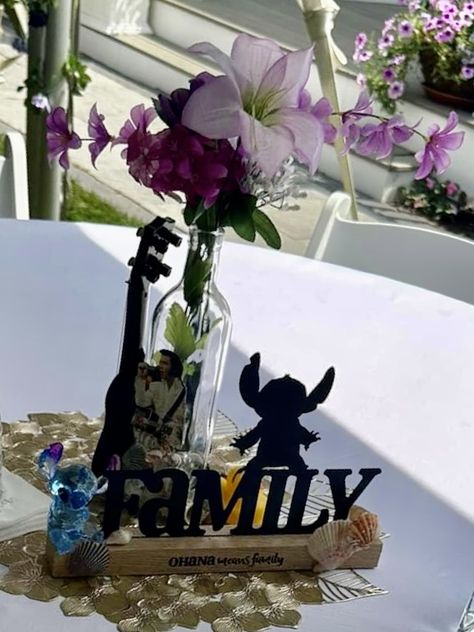 Lilo And Stitch Wedding Centerpiece, Lilo And Stitch Quinceanera Theme, Lilo And Stitch Sweet 16, Lilo And Stitch Wedding Theme, Stitch Wedding Ideas, Stitch Centerpiece Ideas, Lilo And Stitch Wedding, Lilo And Stitch Centerpieces, Stitch Centerpieces