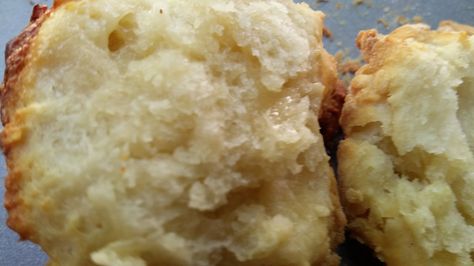 Summer sides ~ This day I love....... Oil Biscuits, Olive Oil Biscuits, Best Biscuit Recipe, Biscuit Crust, Drop Biscuits Recipe, Southern Buttermilk Biscuits, Biscuit Pizza, Southern Biscuits, Oil Drop