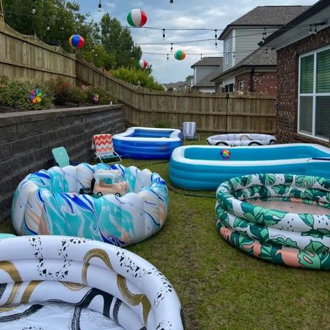 Kiddy Pool Ideas, Kiddie Pool Party Ideas For Adults, Small Pool Party Ideas, Backyard Pool Party Ideas Adults, Inflatable Pool Party Ideas, Inflatable Pool Ideas Backyard Party, Mini Dip Pool Ideas, Inflatable Pool Ideas Backyard Set Up, Plastic Pool Ideas