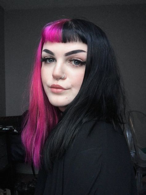 Pink Black Split Dye, Horizontal Split Dyed Hair, Half Black Half Pink Hair, Pink And Black Split Dye, Half Pink Half Black Hair, Pink And Black Hair, Split Dye, Hair References, Split Dyed Hair