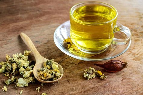 Top 12 Health Benefits of Chrysanthemum Tea Chrysanthemum Tea Benefits, Chrysanthemum Tea, Spearmint Tea, Culinary Herbs, Natural Teas, Tea Benefits, Herbal Infusion, Spices And Seasonings, Best Tea