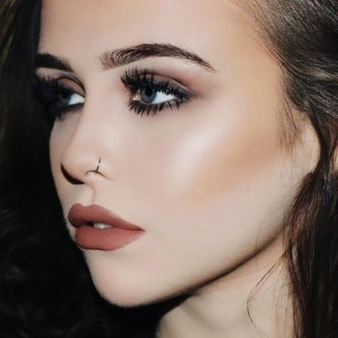 acacia-brinley-clark-makeup-22 Lipstick Pale Skin, Brown Lipstick Makeup, Pale Skin Makeup, Witchy Outfits, Pale Makeup, Acacia Brinley, Glam Wedding Makeup, Best Wedding Makeup, Celebrity Makeup Looks