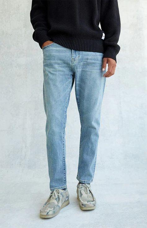 Spring Outfit Men 2024, Slim Jeans Outfit, Mens Light Wash Jeans, Denim Fit Guide, Wash Jeans Outfit, Mens Tapered Jeans, 90s Style Jeans, Tapered Jeans Men, Straight Jeans Outfit