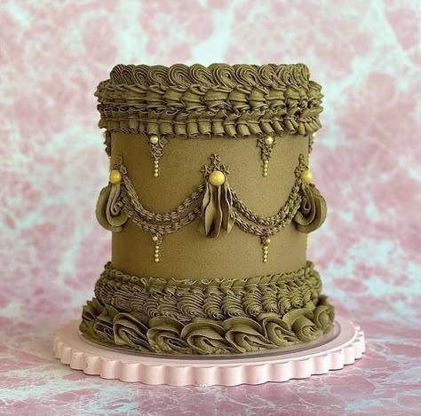 Vintage Piped Birthday Cake, Lambeth Style Cakes, Chocolate Cake For Wedding, Vintage Buttercream Cake, Lambeth Cakes, Vintage Cake Design, Victorian Cake, Cake For Wedding, Victorian Cakes