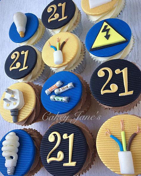 Electrician Cupcakes, Electrician Cookies, Cupcakes For Men, Unique Birthday Cakes, Birthday Party 21, Themed Cupcakes, Vanilla Cupcakes, Graduation Cakes, Birthday Party Cake