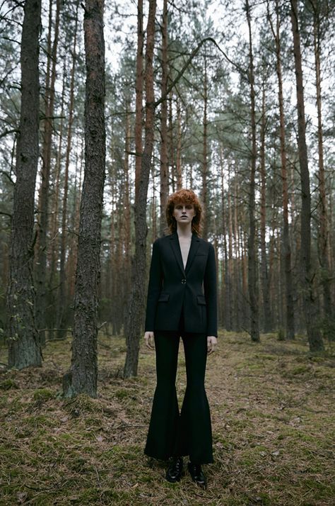 Nature Editorial, Forest Fashion, Vogue Photography, Viviane Sassen, Vogue Photoshoot, Wood Fashion, Vogue Ukraine, Mode Editorials, All Black Fashion