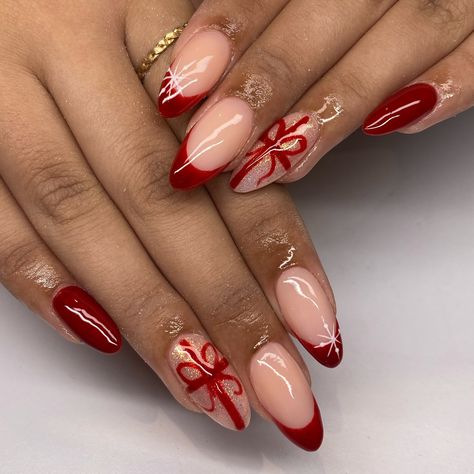 christmas nails are my favourite 🎄❤️ look how stunning her natural nails have grown 😍 #nailtech #nails #boltonnailtech #caledon #nailart #naildesign #winternails #bramptonnailtech #caledonnailtech #nailsoftheday #polygelnails #christmasnails #polygel #polygelnailtech Christmas Nails Blooming Gel, Polygel Nails, Nails Christmas, Fire Nails, Nail Tech, Winter Nails, Christmas Nails, Natural Nails, My Favourite