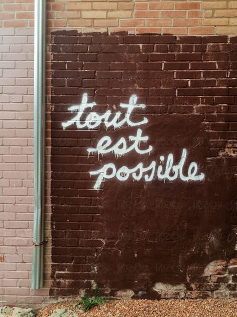 French Quotes Aesthetic Wallpaper, Francese Aesthetic, French Wallpaper Aesthetic, Francais Aesthetic, French Aesthetic Wallpaper, French Graffiti, Graffiti Quotes, French Wallpaper, Street Quotes