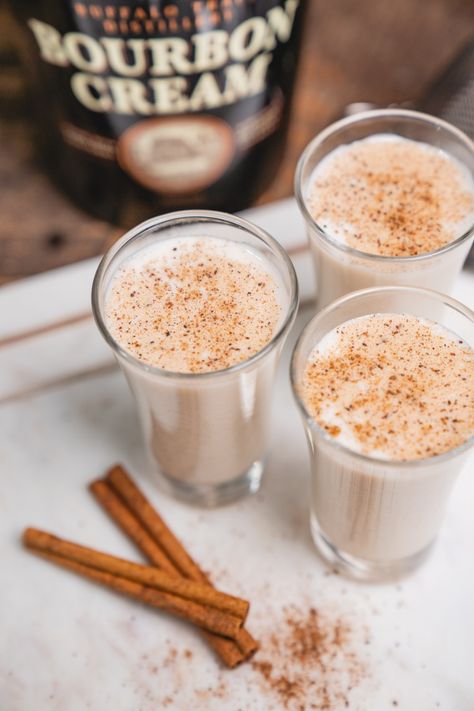 Bourbon Cream Cinnamon Latte shot image - medium Bourbon Cream Drink Recipes, Buffalo Trace Bourbon Cream Recipes, Bourbon Cream Drinks, Bourbon Cream Cocktail, Tiramisu Shots, Bourbon Drinks Recipes, Buffalo Trace Bourbon, Classy Cocktails, Whiskey Drinks Recipes